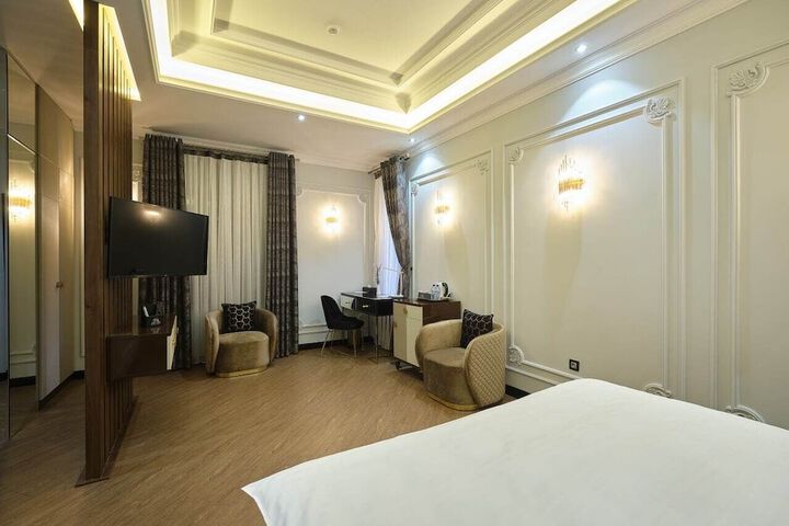 Room 13 of 78