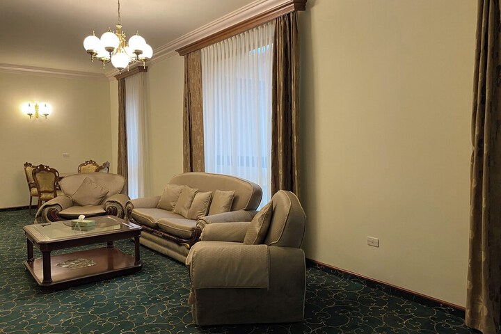Room 50 of 141