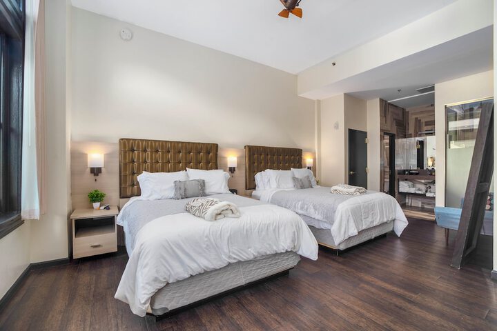 Room 2 of 53
