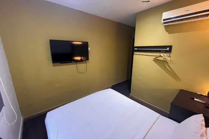 Room 21 of 88
