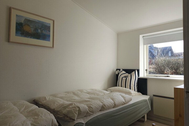 Room 6 of 93