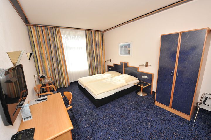 Room 4 of 29