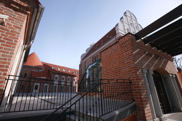 Hotel Exterior 67 of 72