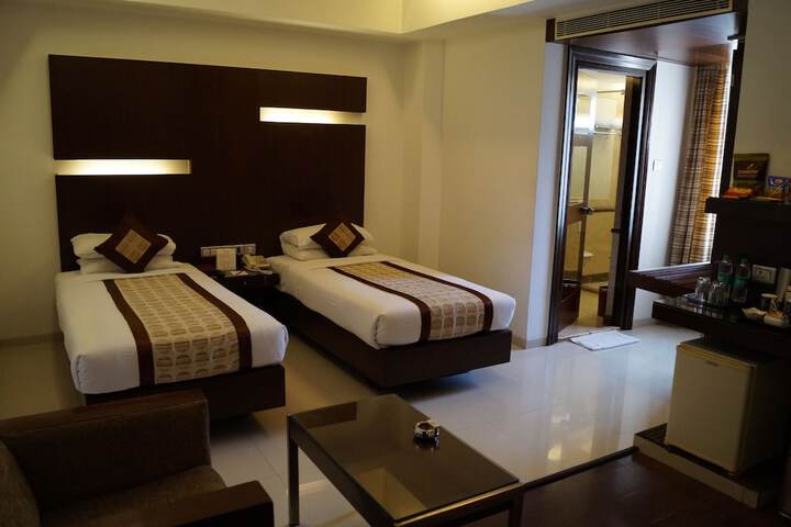 Room 18 of 76