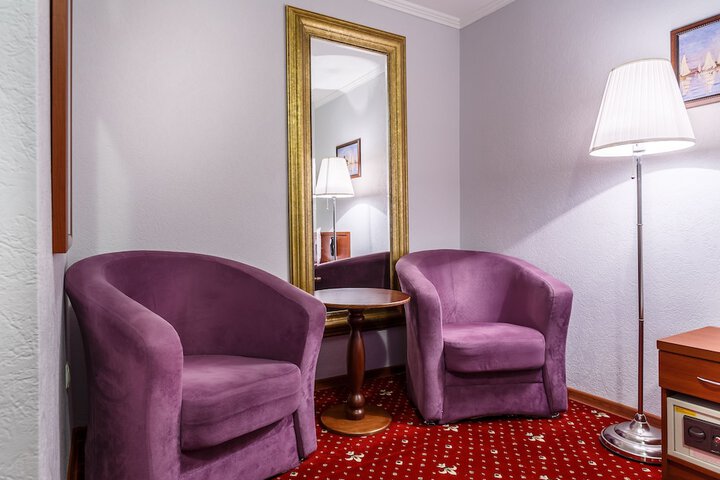 Room 33 of 94