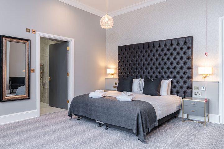 Room 6 of 51