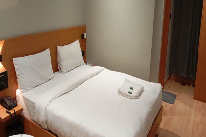 Room 18 of 88
