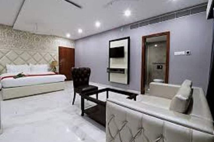 Room 8 of 17