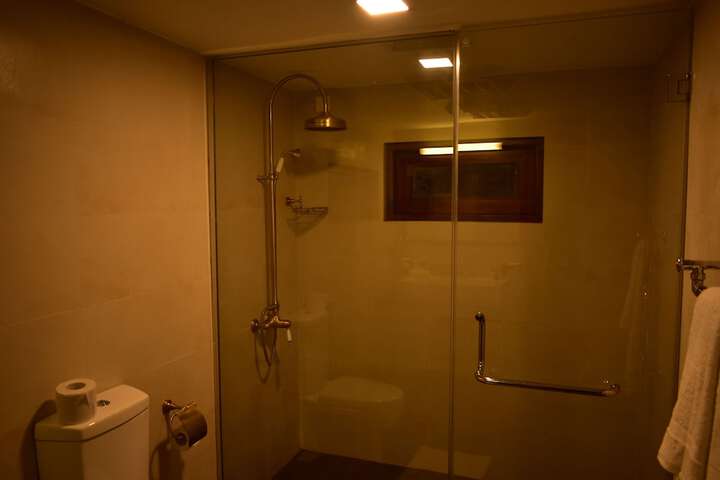 Room 8 of 41