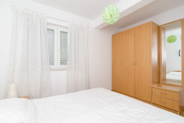 Room 7 of 57