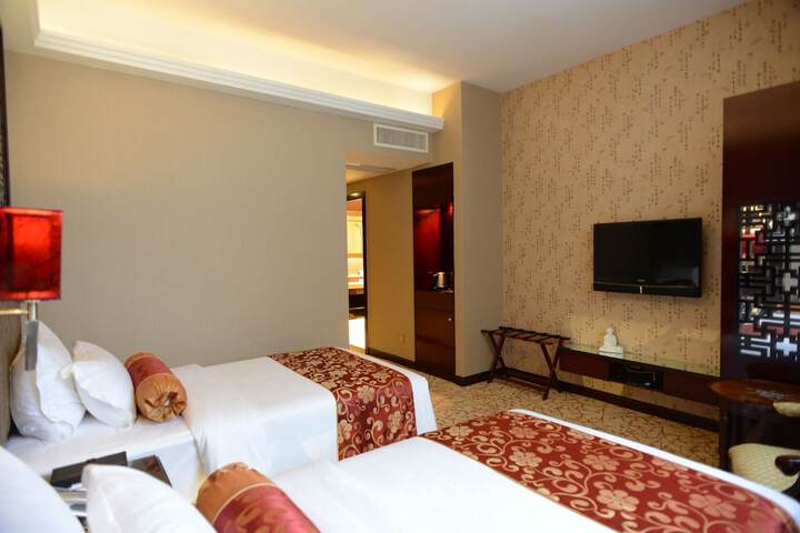 Room 4 of 47