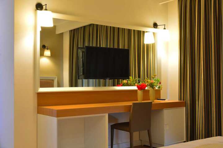 Room 13 of 86
