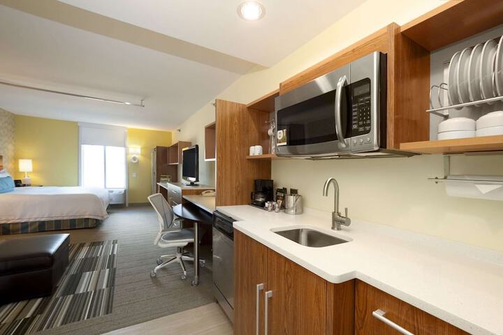 Room 12 of 28