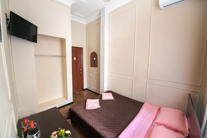 Room 28 of 35