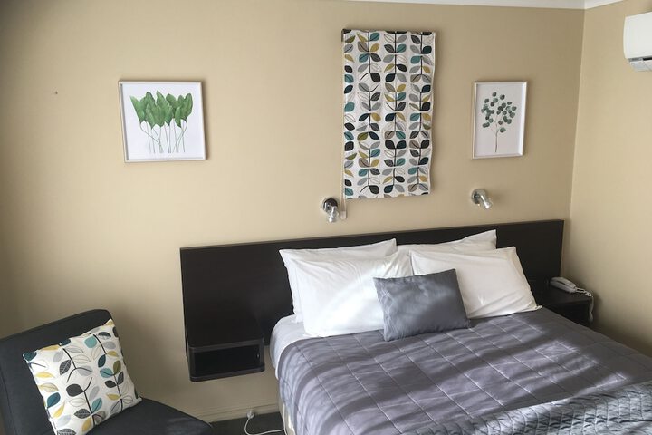 Room 14 of 37