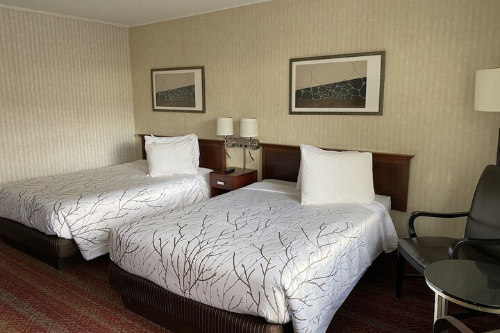 2 Double Beds (4 of 15)