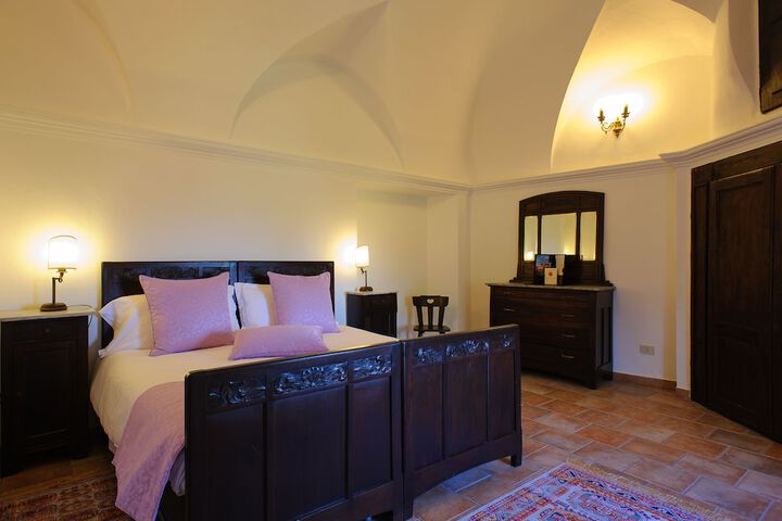 Room 5 of 62