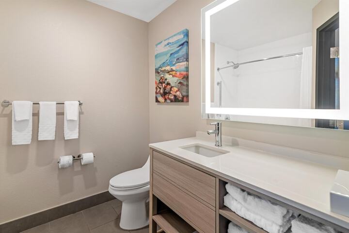 Room 108 of 136