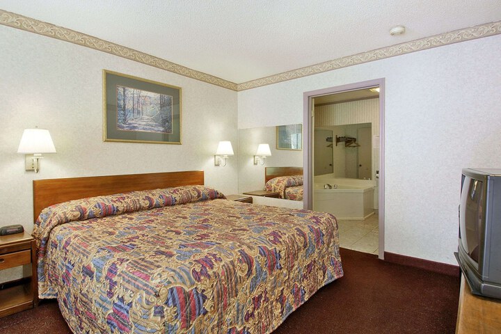 1 King Bed (1 of 7)