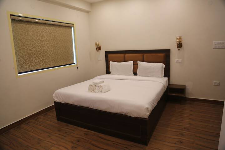 Room 2 of 20