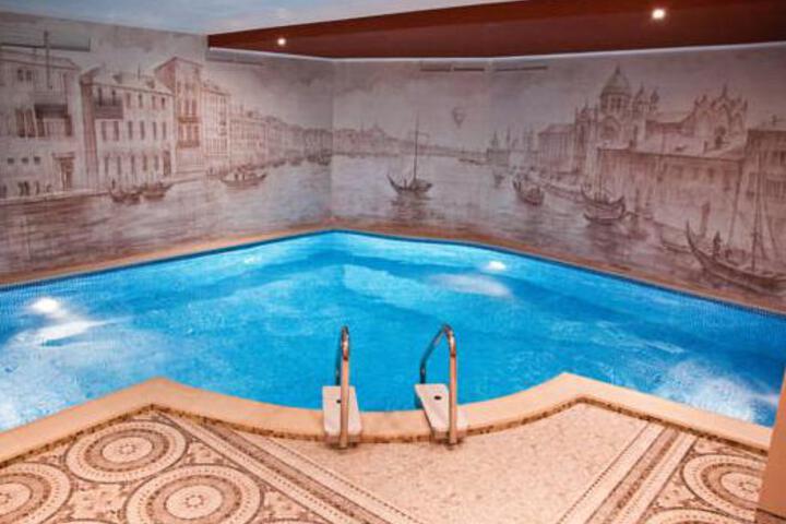 Pool 10 of 10