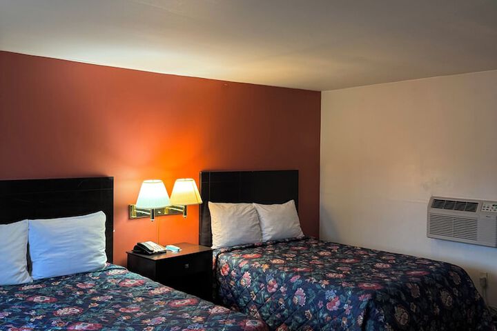 Room 10 of 30