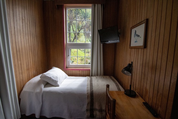 Room 8 of 25