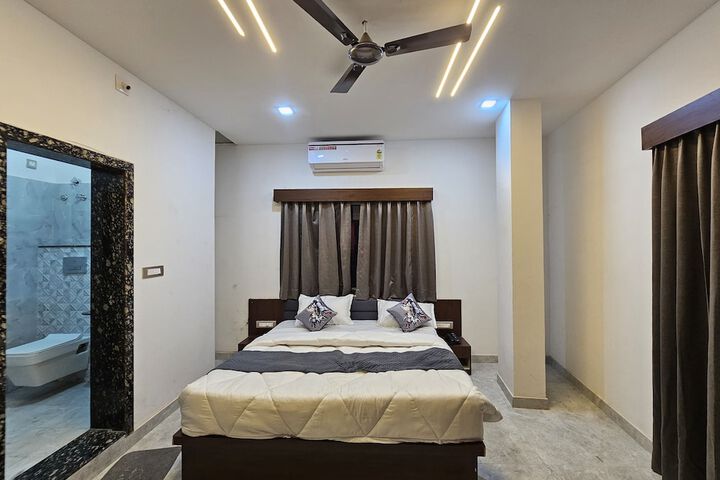 Room 8 of 38