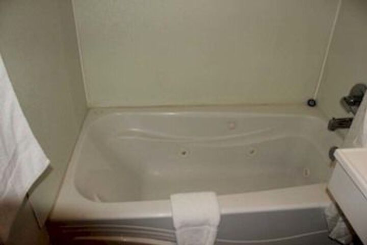 Room 2 of 17