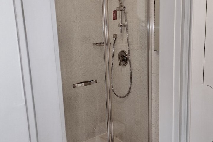 Room 46 of 70