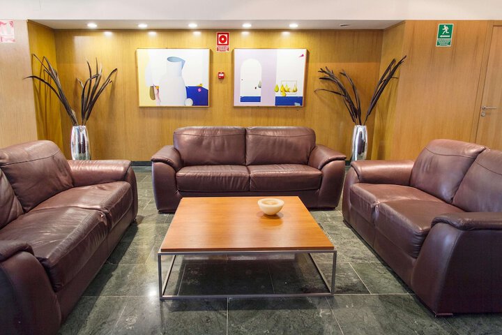 Entrance & Lobby