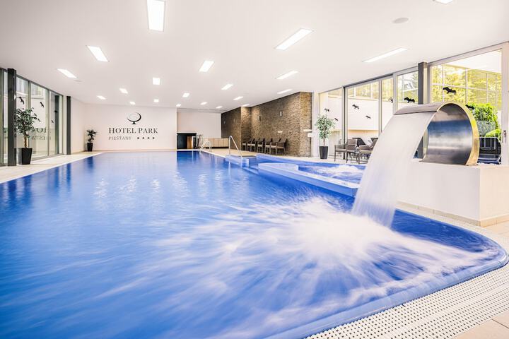 Pool Hotel
