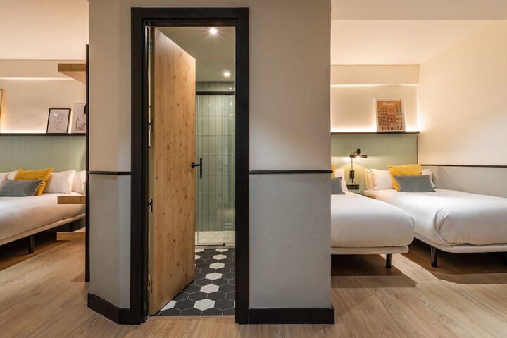 Room 11 of 78