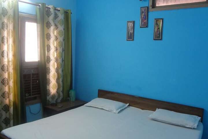 Room 4 of 7