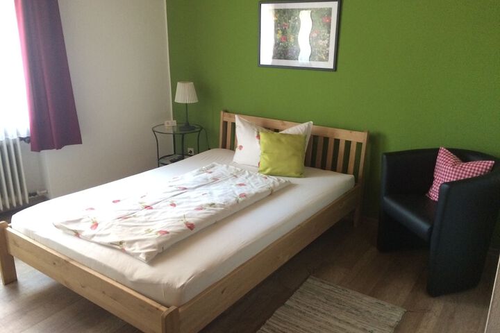 Room 8 of 30