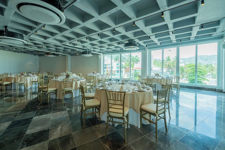 Ballroom/Hall 123 of 165