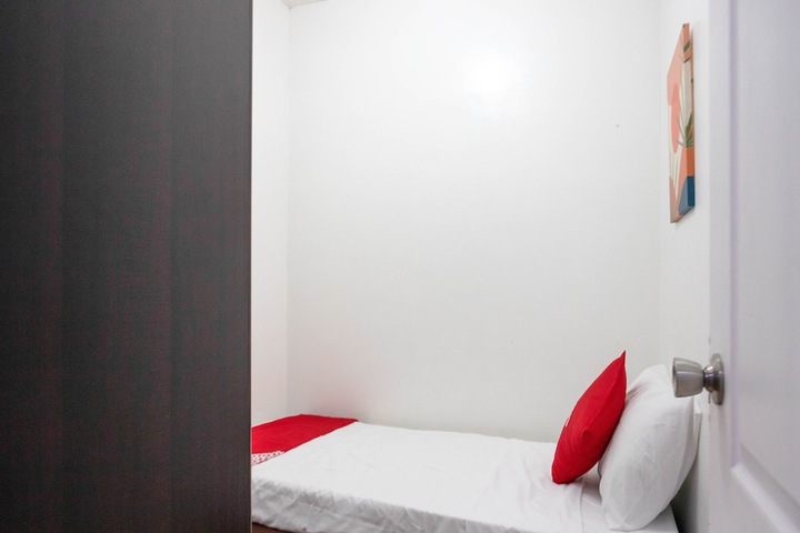 Room 11 of 38