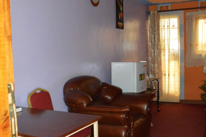 Room 11 of 15