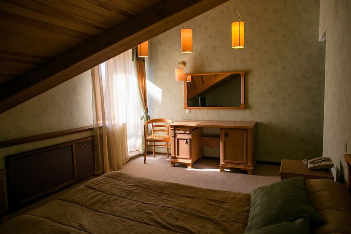 Room 8 of 89