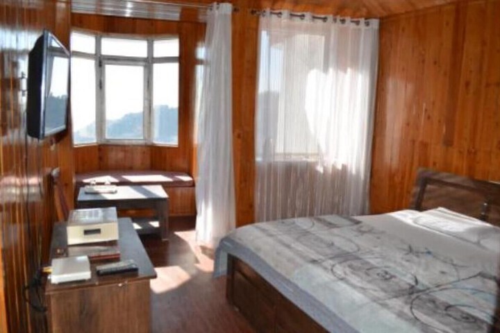Room 2 of 7