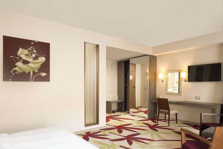 Room 9 of 55