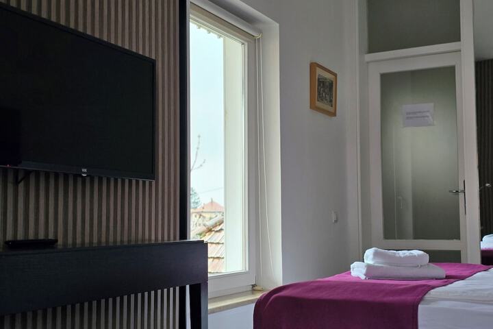 Room 15 of 53