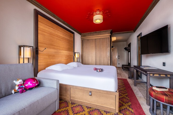 Room 16 of 65