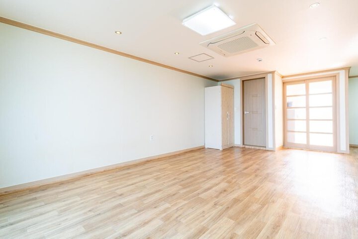Room 19 of 59