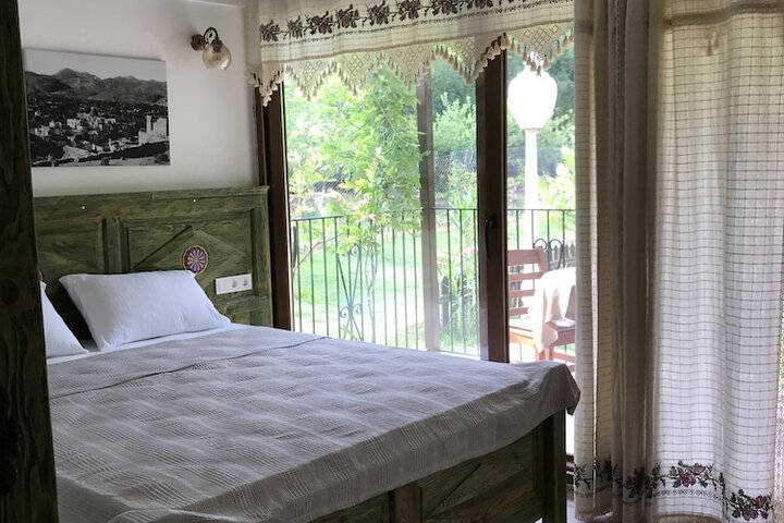 Room 51 of 90