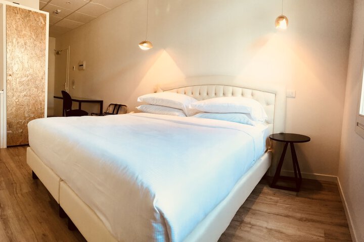 Room 7 of 43