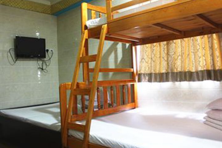 Room 27 of 44