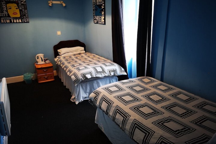 Room 2 of 30