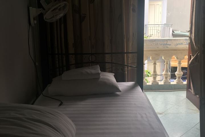 Room 17 of 31