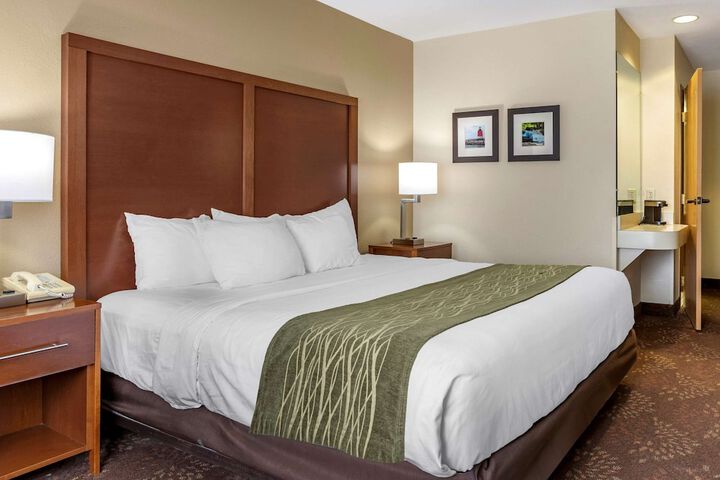 Standard | King Bed (13 of 13)